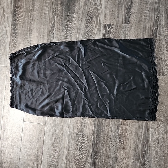 Nasty Gal "Scallop Cut Work Lace Trim" Midi Skirt - Picture 2 of 5